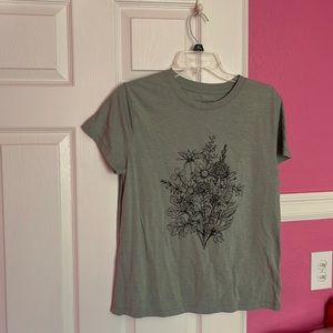 Medium mint green Fifth❤️Sun t-shirt. Flowers on the front